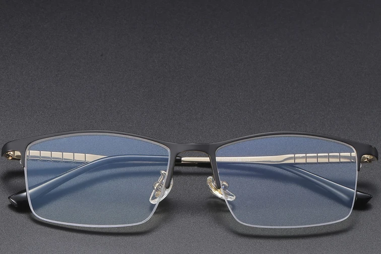 Halbrandlose Brille aus schwarzem Titan #BS1913-0391