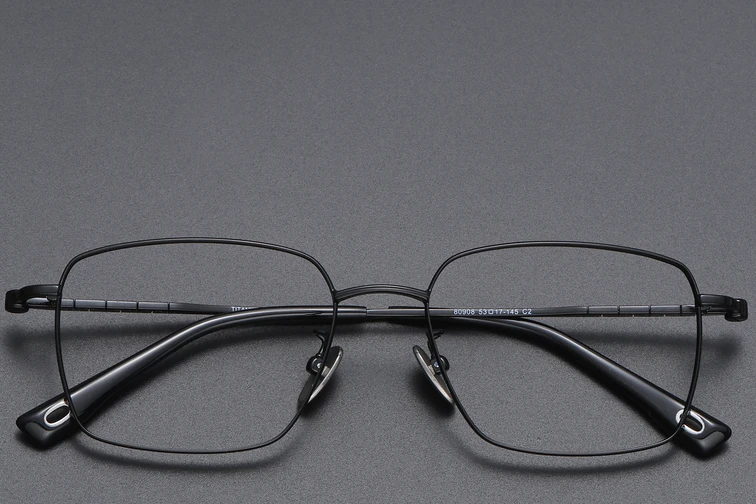 Rechteckige schwarze Titanbrille #BS1913-0426