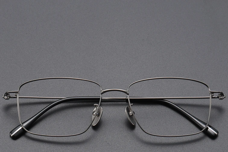 Gafas rectangulares de titanio gris #BS1913-0427