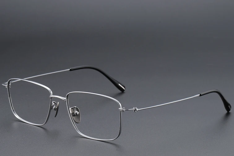 Lunettes rectangulaires en titane argenté #BS1913-0429
