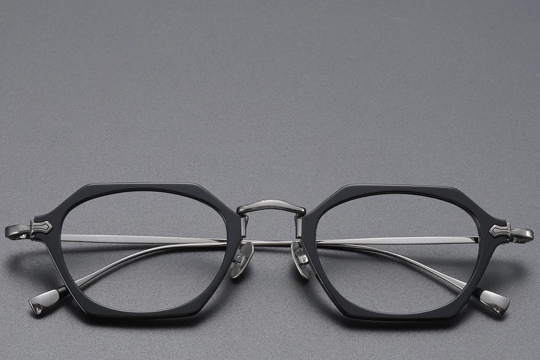 Occhiali geometrici in titanio nero #BS1913-0435
