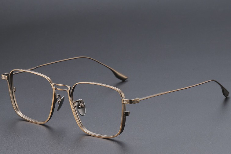Gafas rectangulares de titanio marrón #BS1913-0462