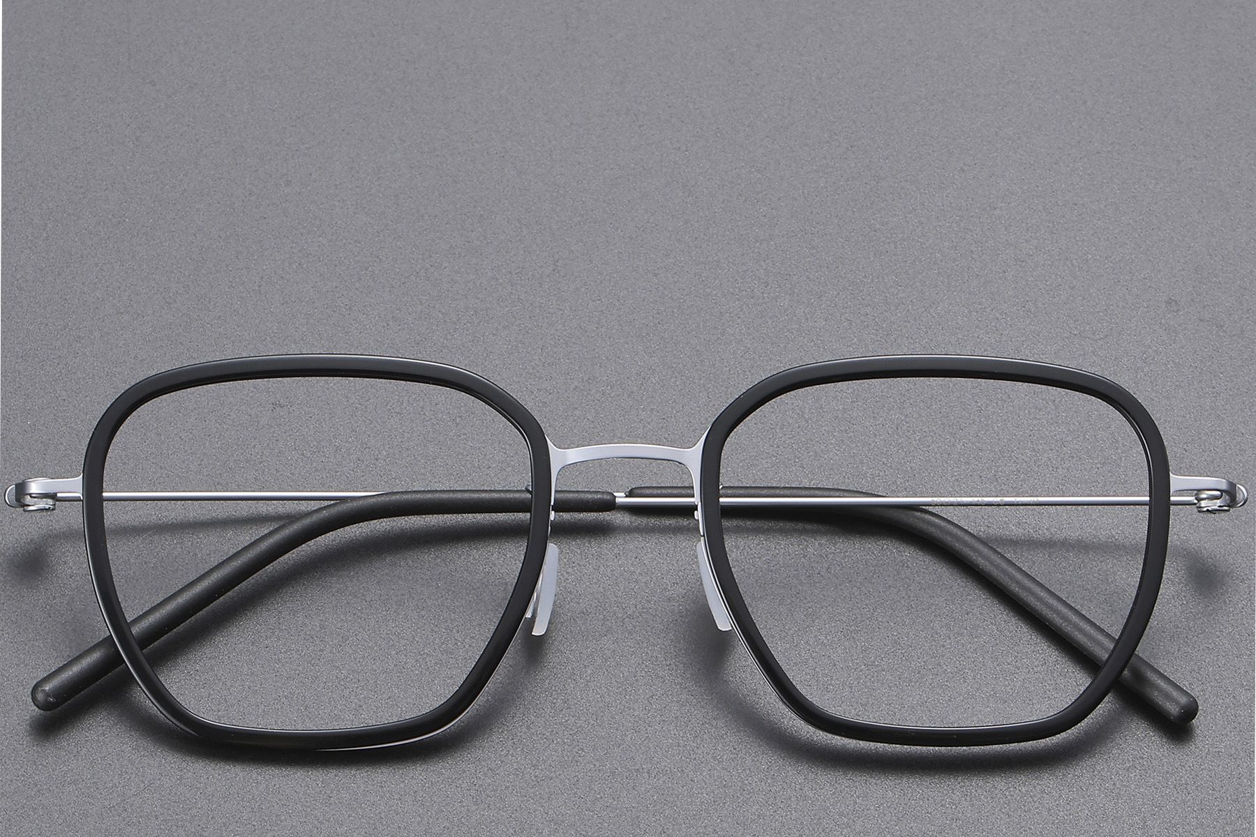 Gafas rectangulares de titanio negro #BS1913-0511