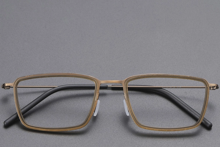 Rechteckige braune Titanbrille #BS1913-0514