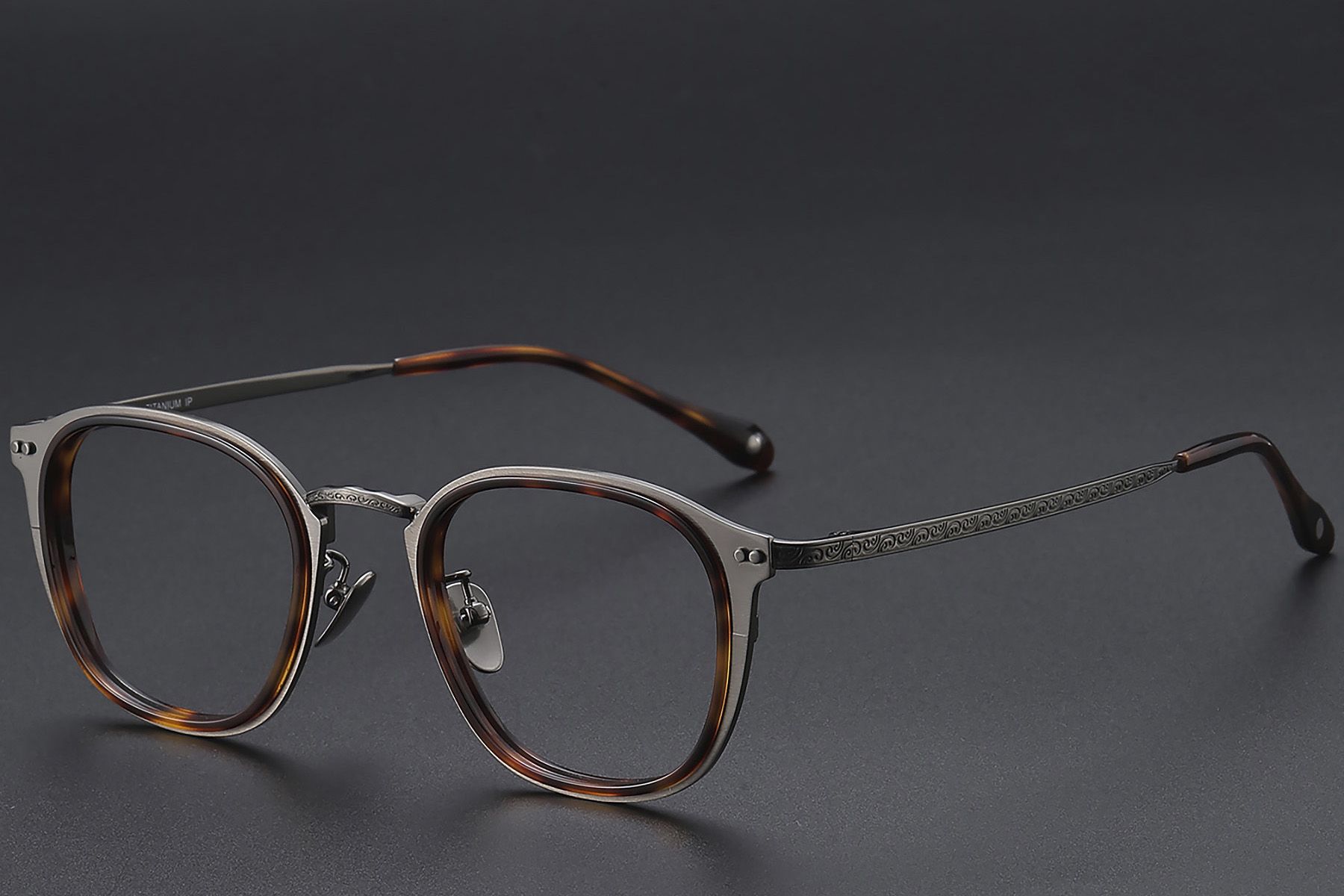 Oval Tortoiseshell Titanium Glasses #BS1913-0537