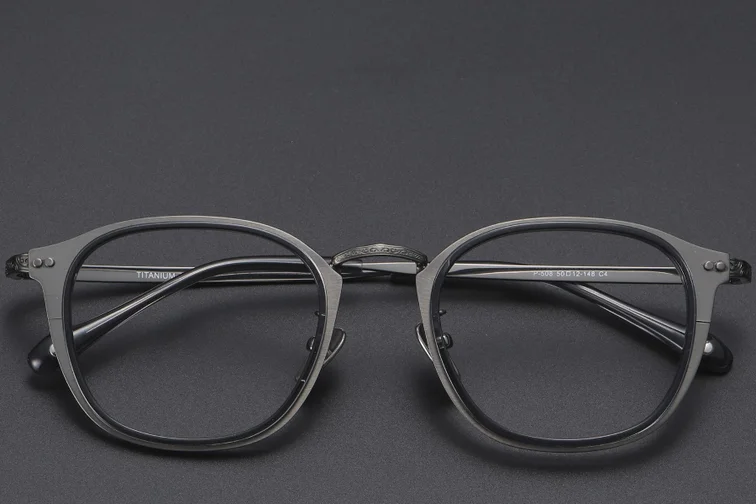 Lunettes ovales en titane gris #BS1913-0538