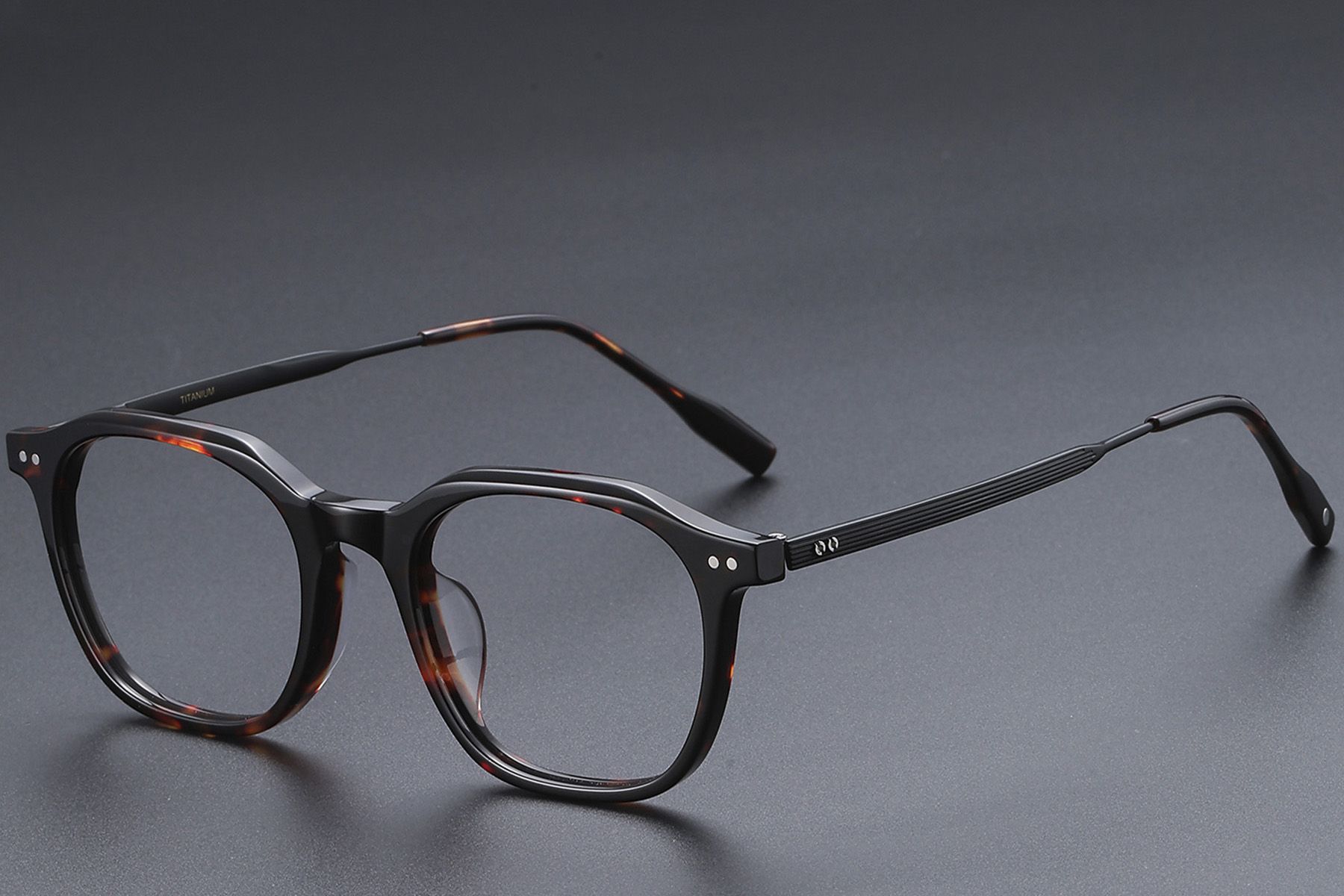 Rectangular Tortoiseshell Titanium Glasses #BS1913-0550