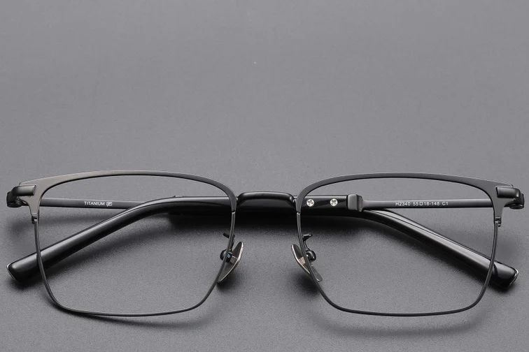 Lunettes semi-cerclées en titane noir #BS1913-0754