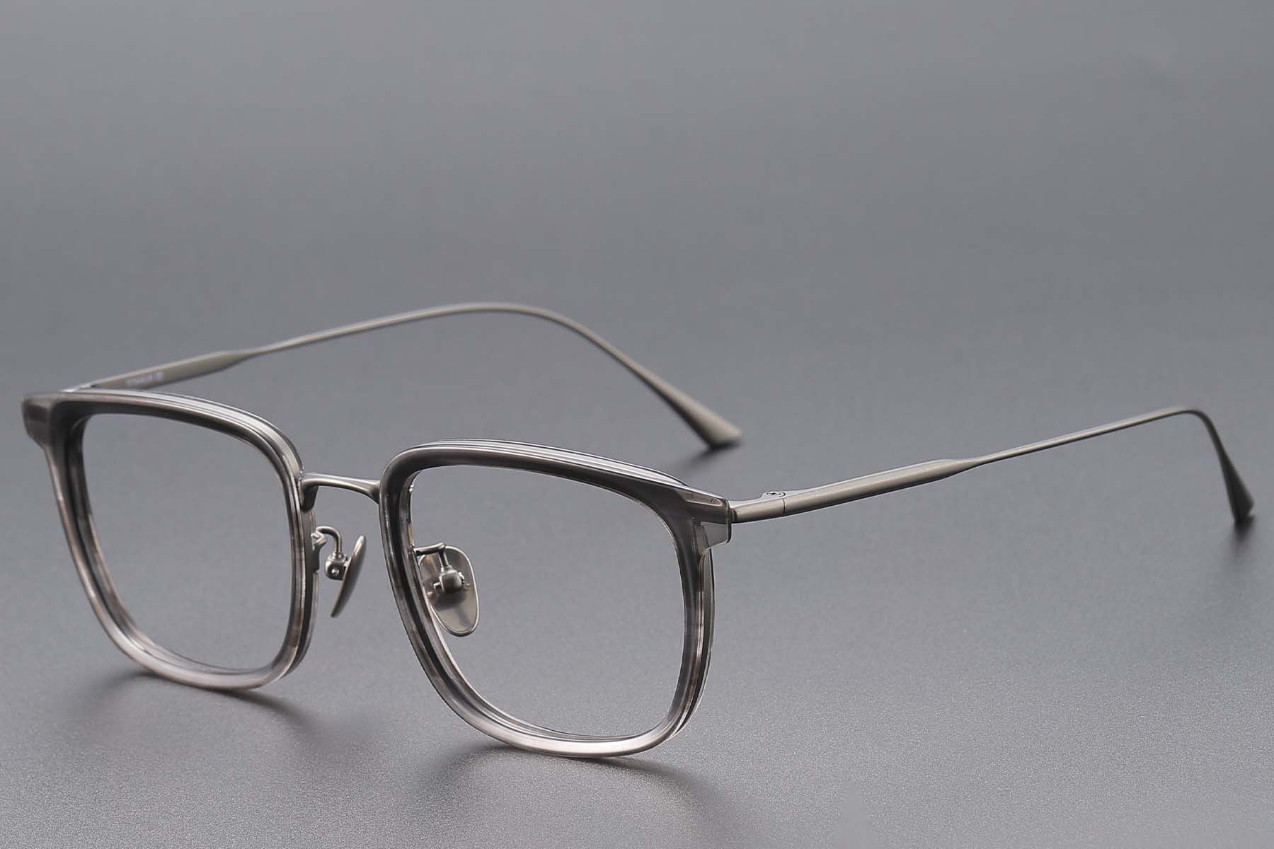 Gafas rectangulares de titanio gris #BS1913-0780