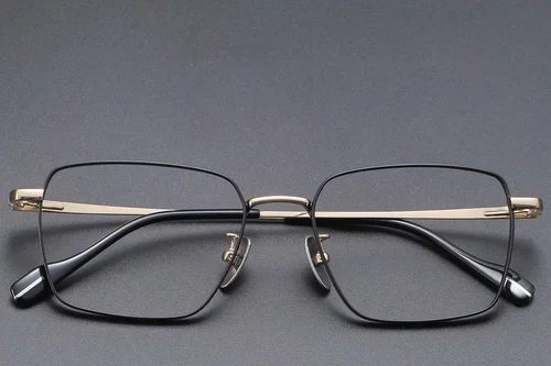 Lunettes rectangulaires en titane noir #BS1913-0824