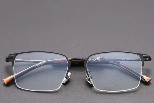 Lunettes semi-cerclées en titane noir #BS1913-0850