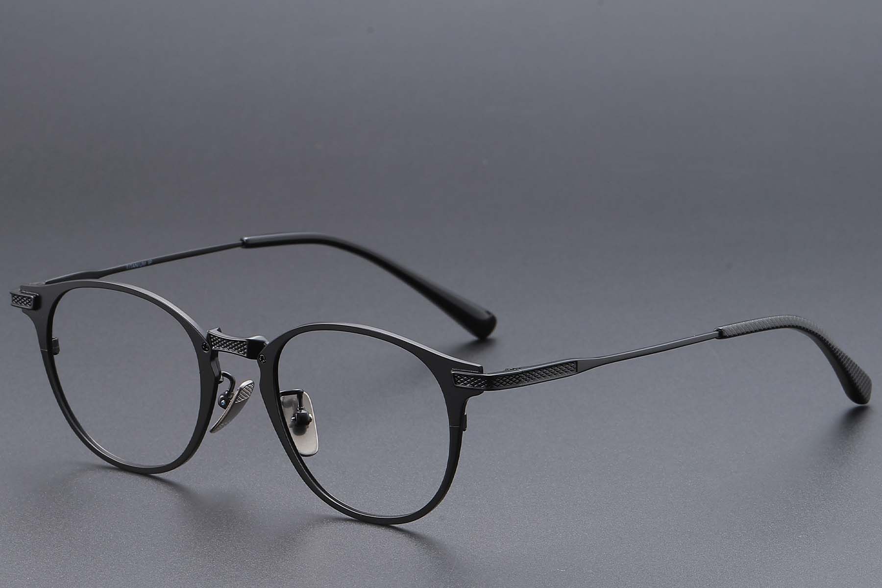 Gafas ovaladas de titanio negro #BS1913-0858
