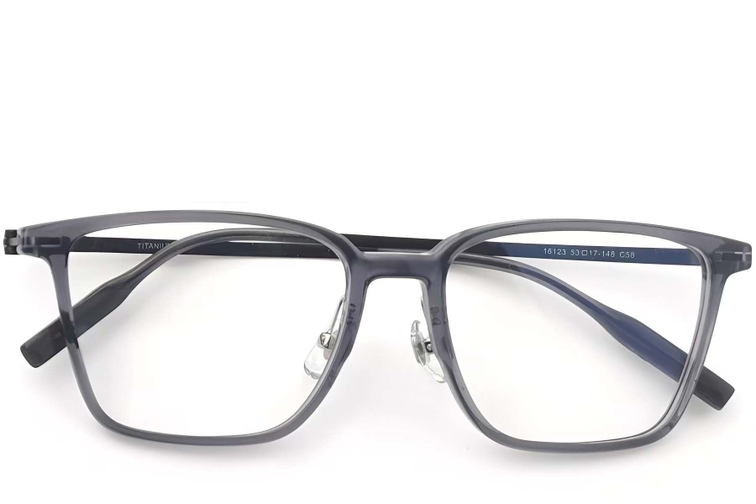 Lunettes rectangulaires en titane gris #BS2419-0153