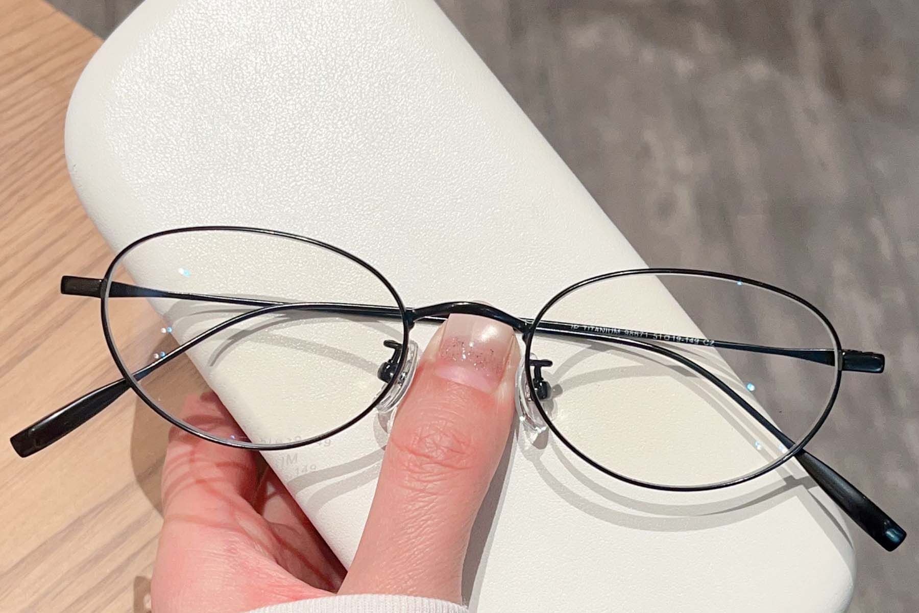 Oval Black Titanium Glasses #BS423-0319