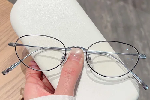 Lunettes ovales en titane noir #BS423-0323