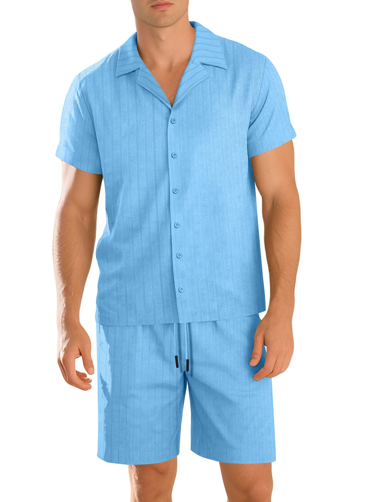 Completo da uomo casual con camicia abbottonata e pantaloncini, ideale per le vacanze estive (NDF-00013)