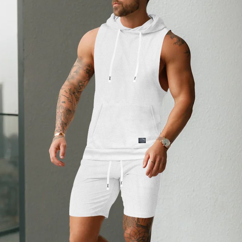 Completo da uomo composto da canotta con cappuccio senza maniche e pantaloncini in maglia NDF-00038