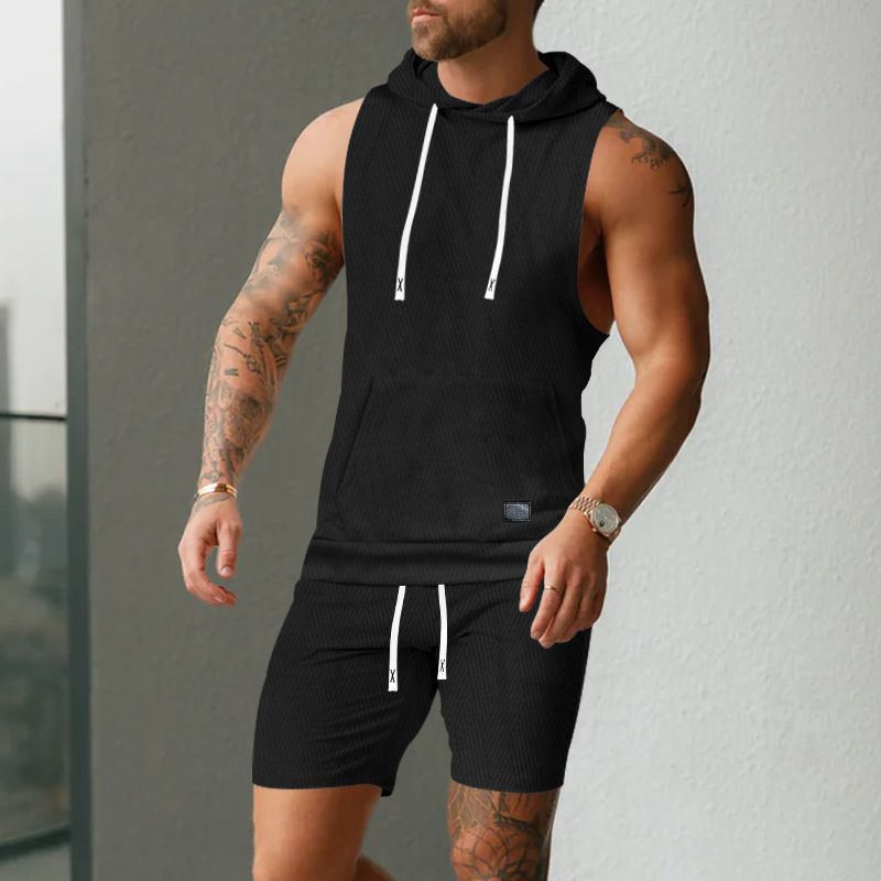 Completo da uomo composto da canotta con cappuccio senza maniche e pantaloncini in maglia NDF-00038