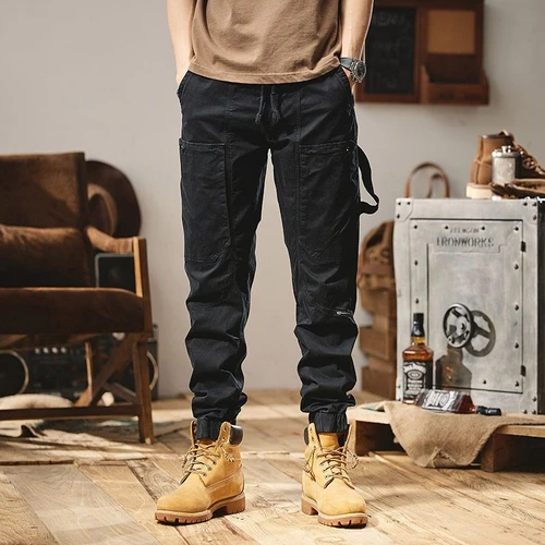 Tapered Stretch Fit Men's Cargo Pants for Lightweight Casual Wear