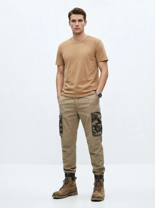 Camouflage Tapered Fit Men's Cargo Pants for Casual Athletic Wear