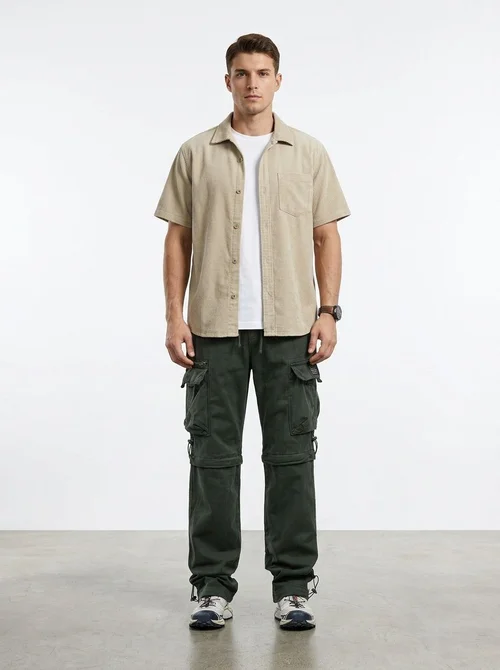 Pantalones cargo holgados de pierna recta para hombre para uso casual en la calle.