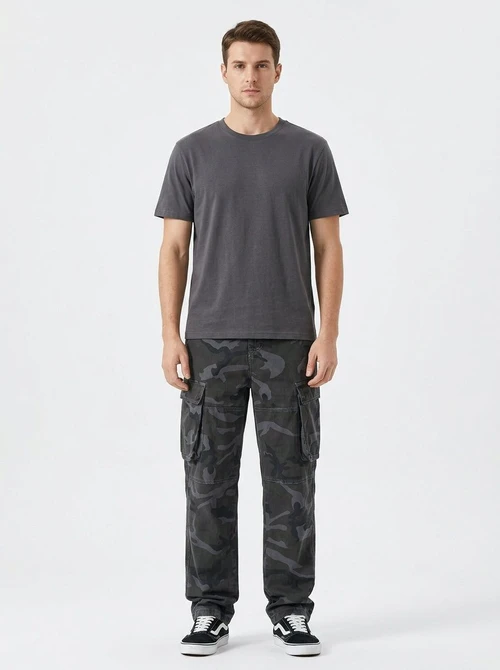 Vintage Camouflage Straight Leg Multi-Pocket Men's Cargo Pants for Casual Wear