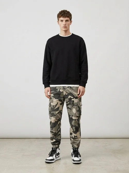Camouflage Multi-Pocket Tapered Men's Cargo Pants for Outdoor Casual Wear