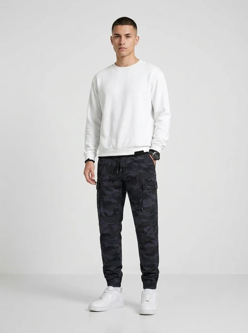 Relaxed Fit Stretch Camouflage Men's Cargo Pants for Casual Athletic Wear