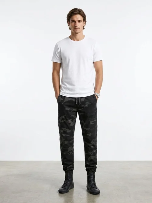 Stretch Fit Tapered Camouflage Men's Cargo Pants for Outdoor Athletic Wear