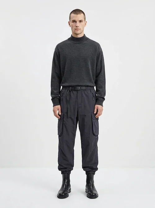 Multi-Pocket Zipper Detail Stretch Fit Men's Cuffed Cargo Pants for Casual Wear