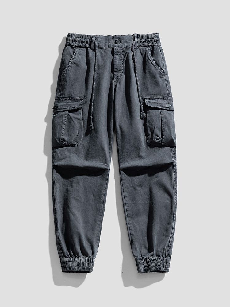 Schmal geschnittene, dehnbare Herren-Cargohose im Vintage-Stil mit Bündchen für lässige und sportliche Freizeitkleidung