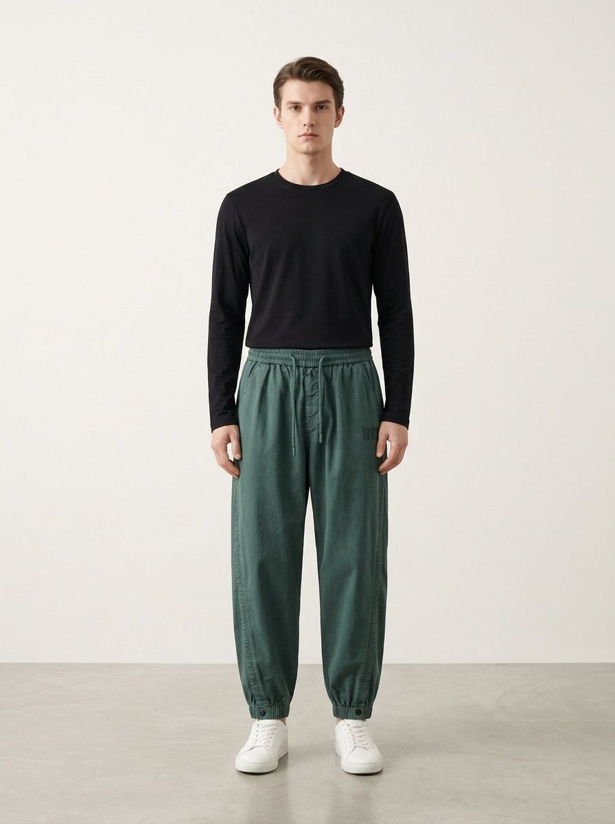 Tapered Stretch Fit Men’s Cargo Pants for Outdoor Athletic Wear