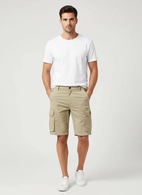 Multi-Pocket Mid-Rise Men's Casual Shorts for Summer Wear