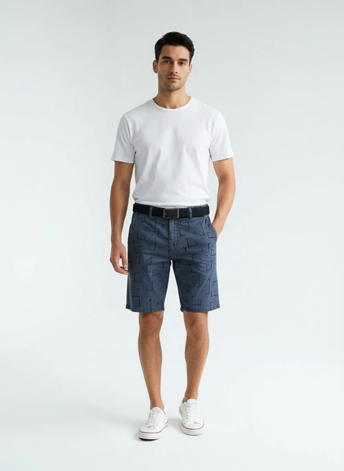 Short cargo rayé pour homme, idéal pour les activités estivales décontractées en extérieur (ceinture non incluse).
