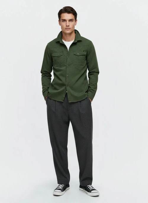 Chaqueta vintage elástica multibolsillos para hombre, ideal para uso informal en otoño.