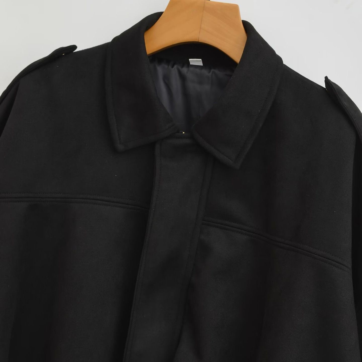 Giacca bomber in pelle scamosciata con maniche a pipistrello, modello KUN-00128