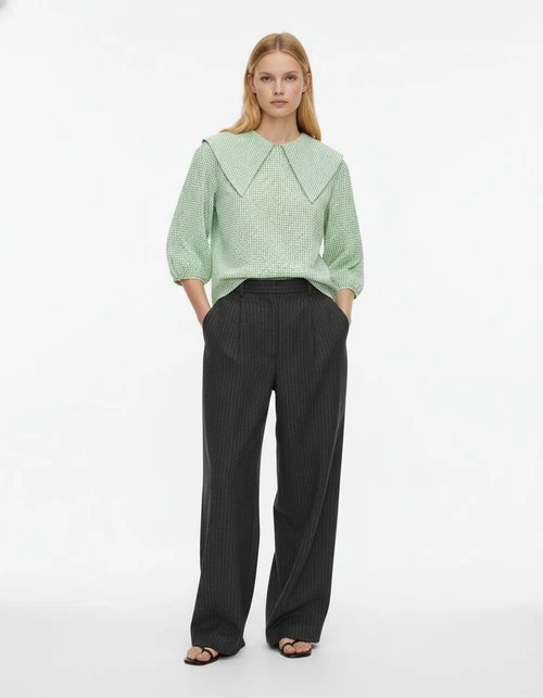 Camicia corta da donna a maniche lunghe con colletto a papillon KUN-00007