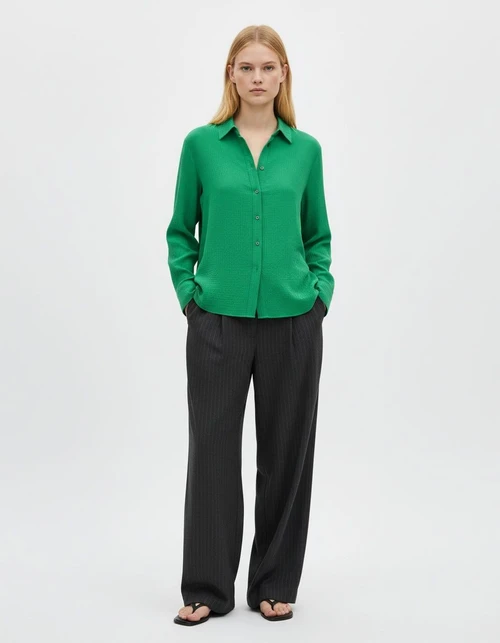 Camicia a maniche lunghe in popeline di cotone con colletto a balze KUN-00015