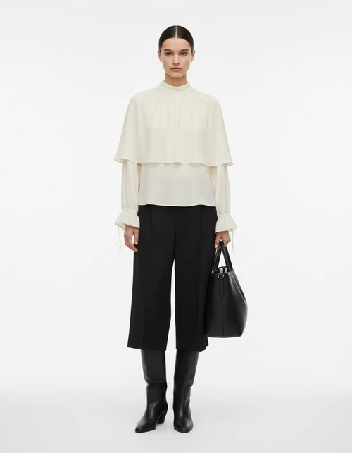 Top da donna a strati - Elegante e versatile KUN-00024