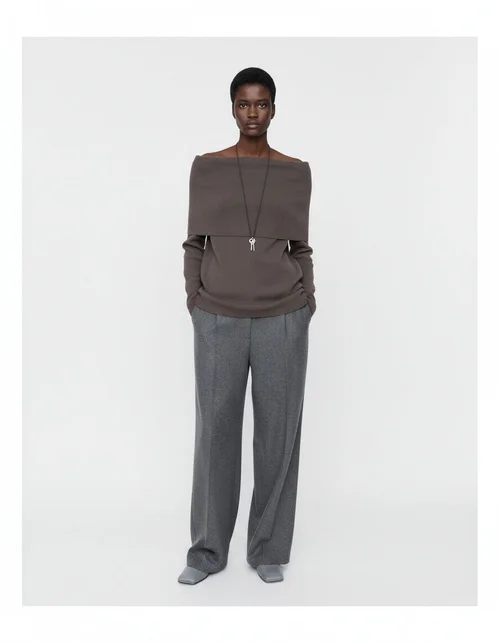 Top a fascia in maglia con spalle scoperte, vestibilità aderente e arricciature KUN-00033