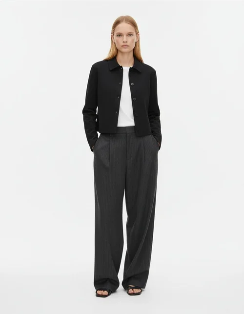 Top corto da donna con allacciatura frontale - Elegante e aderente KUN-00044