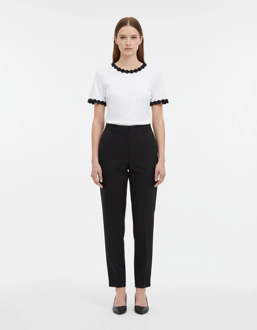 Women's Floral Applique T-Shirt - Stylish & Versatile KUN-00026