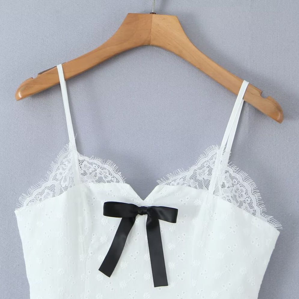 Robe nuisette élégante à nœud papillon et bordure en dentelle pour femme KUN-00111