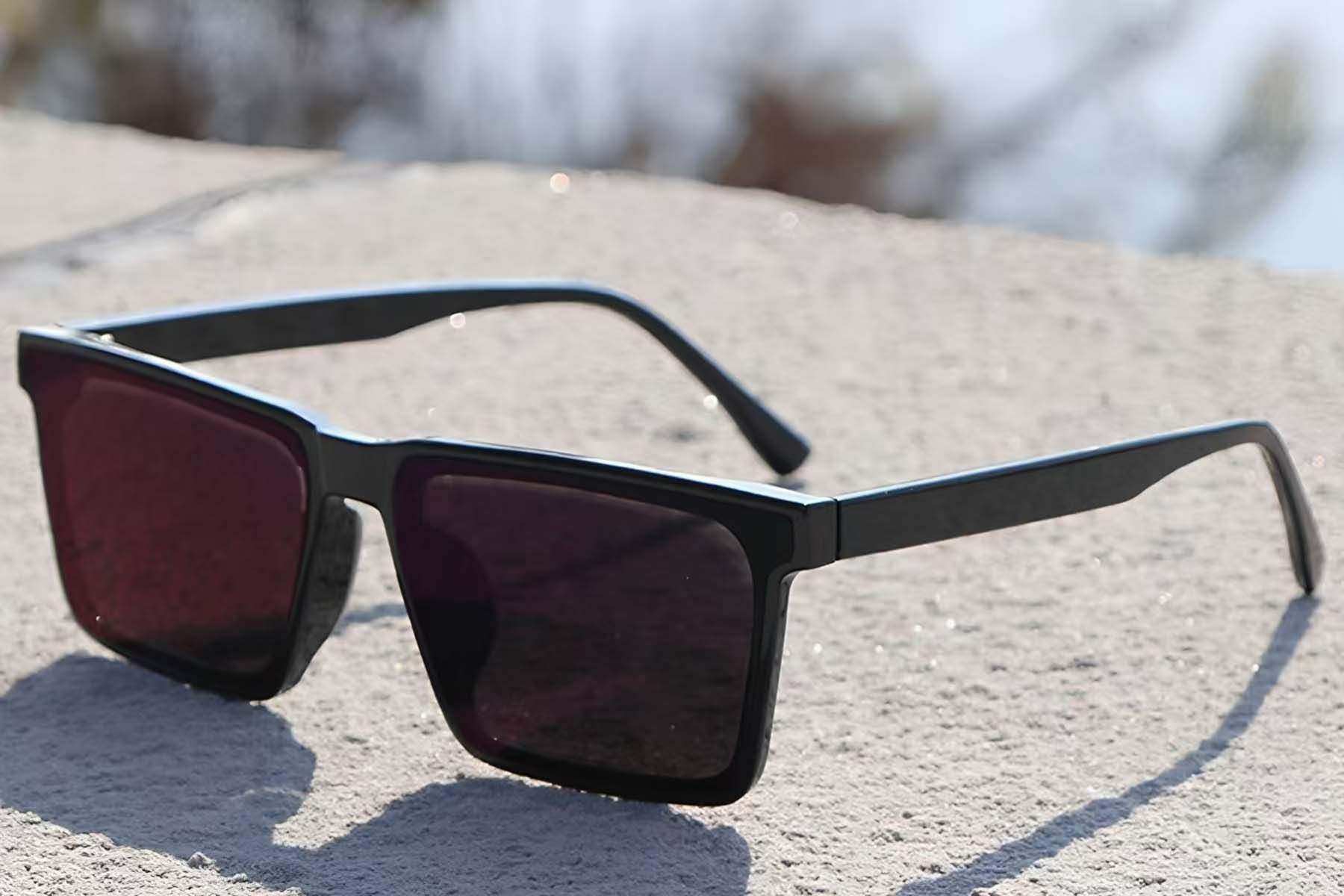 Lunettes de soleil rectangulaires noires polarisées TR90 #BS1725-0083