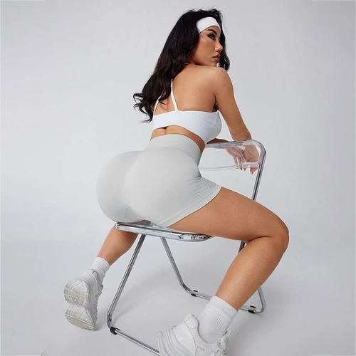 Yoga shorts met hoge taille en afslankend effect voor dames, met een ademende pasvorm.