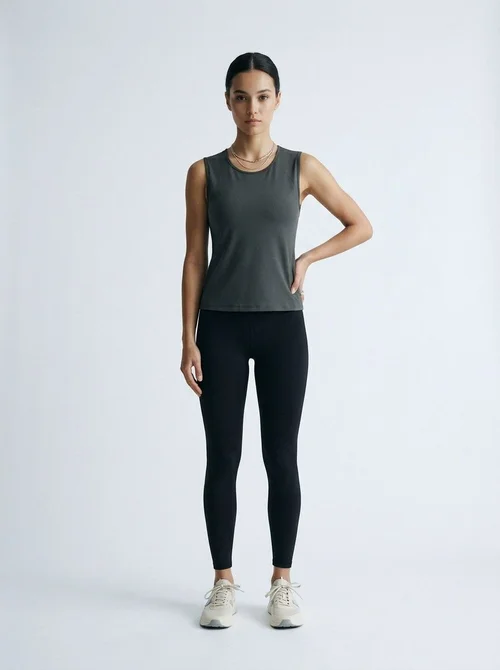 Canotta da yoga push-up da donna, ammortizzante, con vestibilità snellente e traspirante.