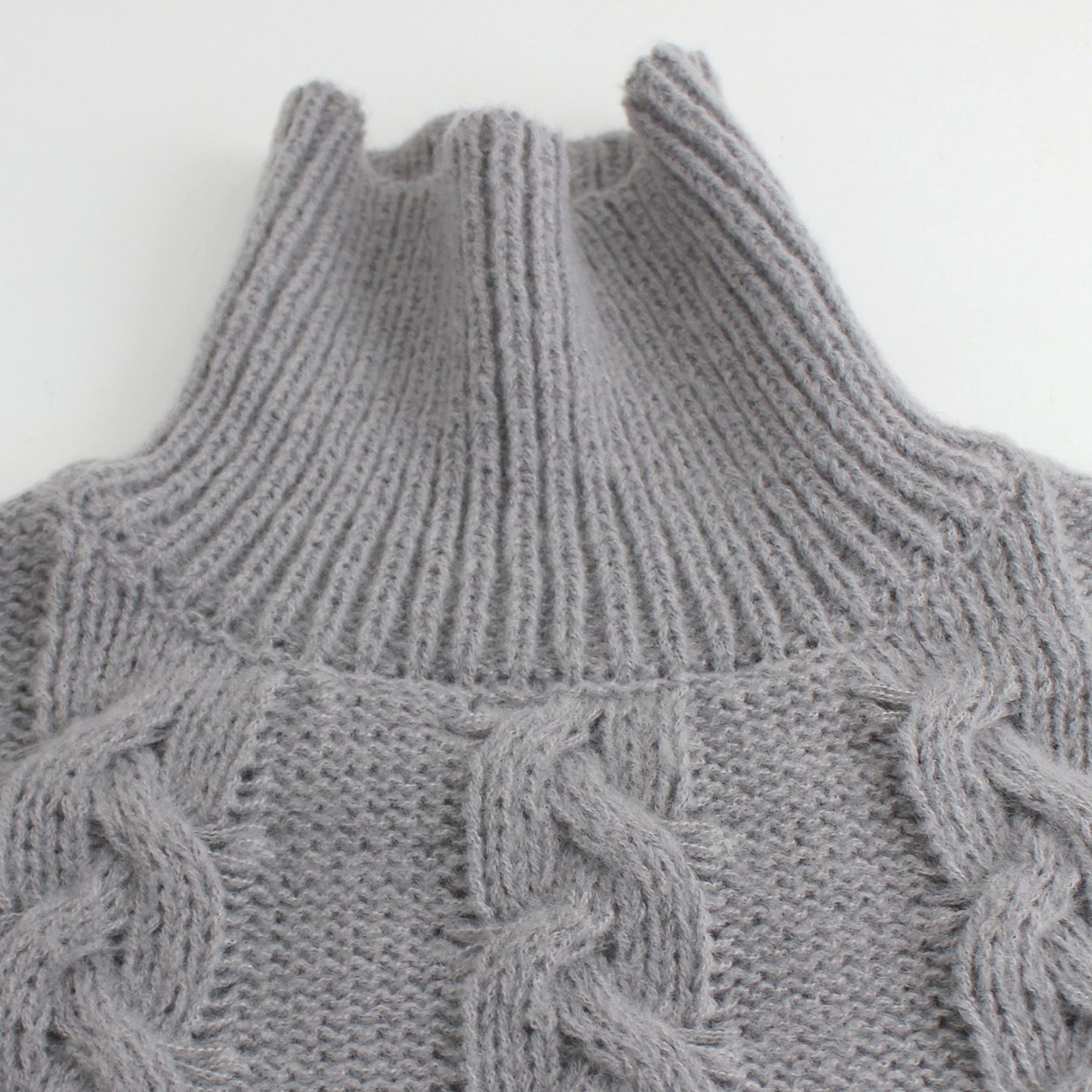 Maglione a collo alto lavorato a maglia con trecce, autunno/primavera SSU-00071