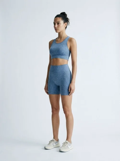 Completo sportivo da donna composto da pantaloncini a vita alta, snellenti, ad asciugatura rapida, ideali per yoga e corsa (senza imbottitura).