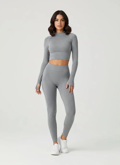 Completo yoga snellente ad asciugatura rapida per donna, composto da leggings a vita alta e top a maniche lunghe (senza imbottitura).