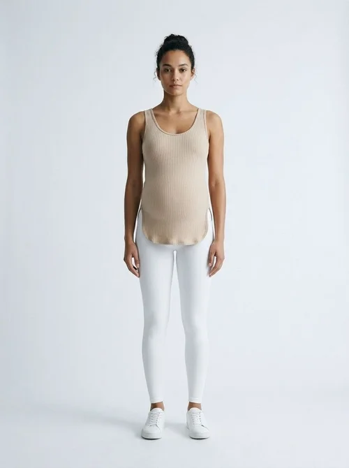 Camiseta de tirantes de yoga premamá de secado rápido y alta elasticidad para mujeres embarazadas.